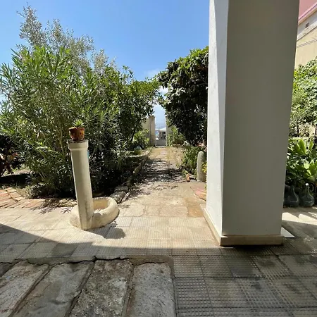 度假居 A Piedi Scalzi Sullo Stretto 2 *