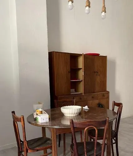 A Piedi Scalzi Sullo Stretto 2 度假居 *