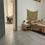 בית נופש A Piedi Scalzi Sullo Stretto 2 *