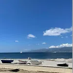 A Piedi Scalzi Sullo Stretto 2 *