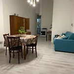 A Piedi Scalzi Sullo Stretto 2 *