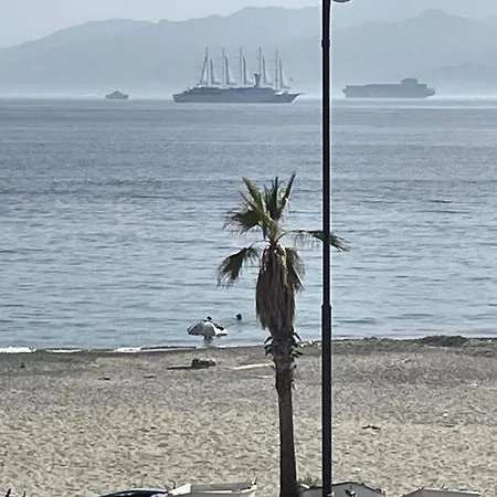 A Piedi Scalzi Sullo Stretto 2 Ferienhaus *