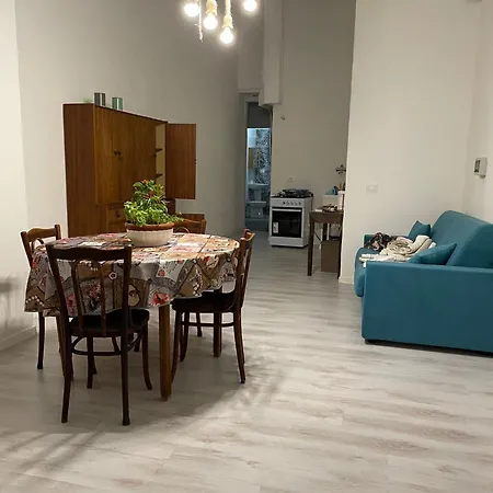 A Piedi Scalzi Sullo Stretto 2 *